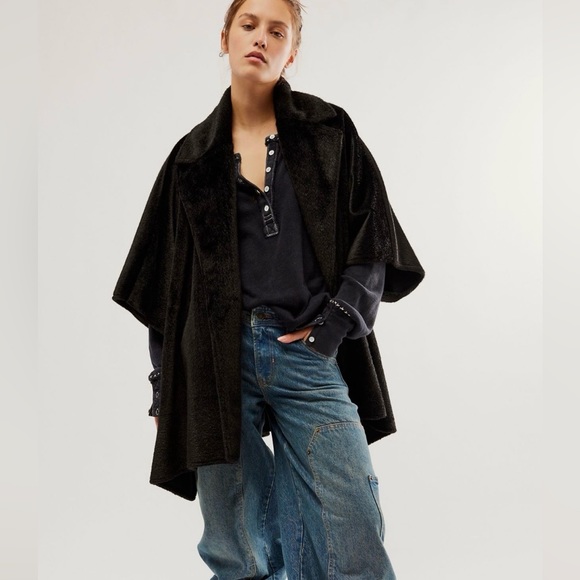 NWT Free People Starlett Faux Fur Poncho - Picture 2 of 9